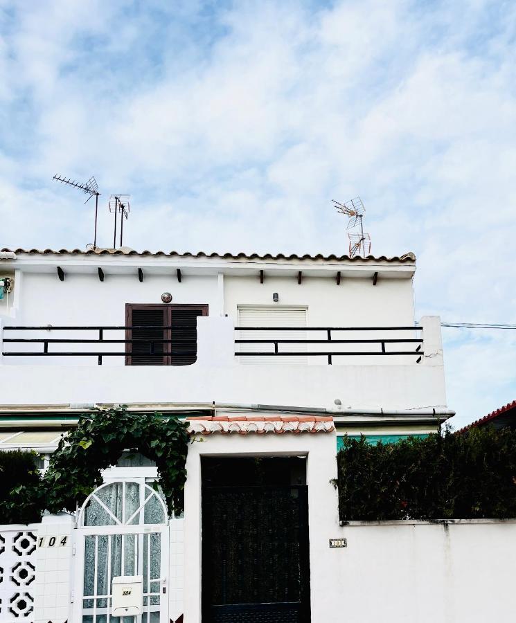 דירות טורבייחה Sunny Bungalow Near The Sea And Petanque Field מראה חיצוני תמונה